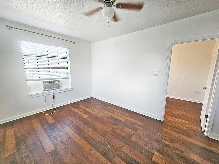 306 2nd Ave S #9 — Photo 3