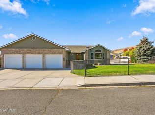 4940 N Sky Vista Ave, Yakima, WA 98901