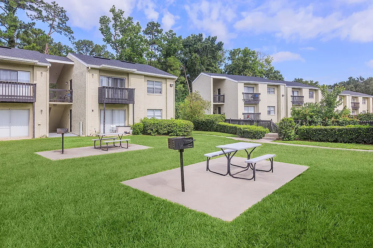 Silversmith Creek Apartments — Photo 3
