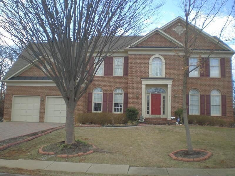 1st image of 4000 Ancient Oak Ct
