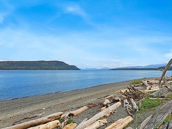 3rd image of 1550 Dalziel Rd