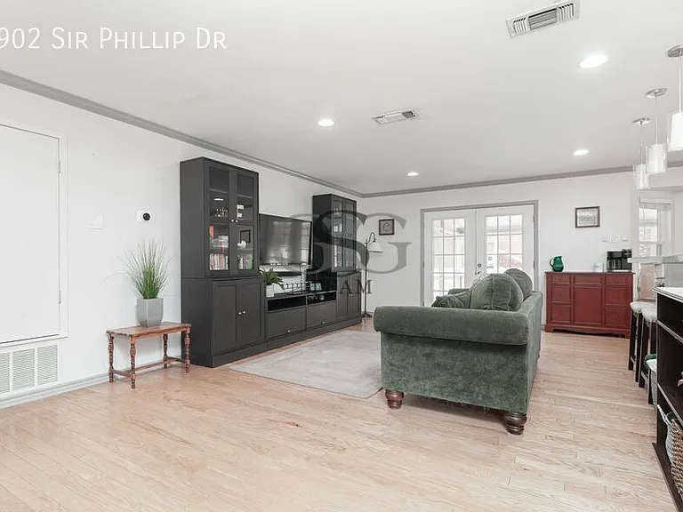 2902 Sir Phillip Dr — Photo 12