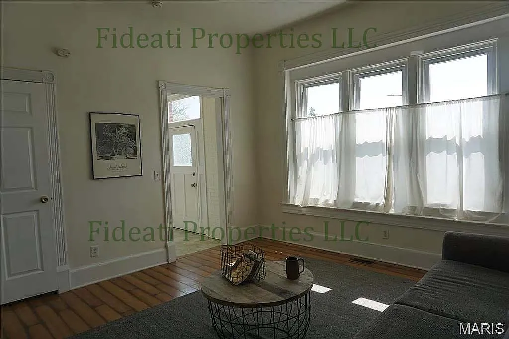 1 bed, 956 sqft, $1,050 — Photo 3