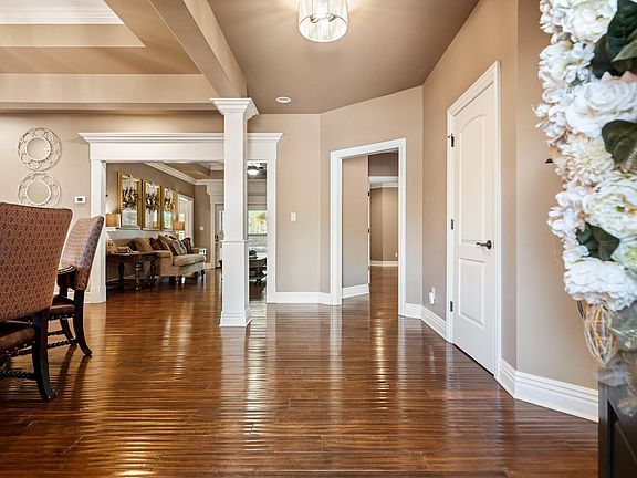 4th image of 126 Oak Shores Cir