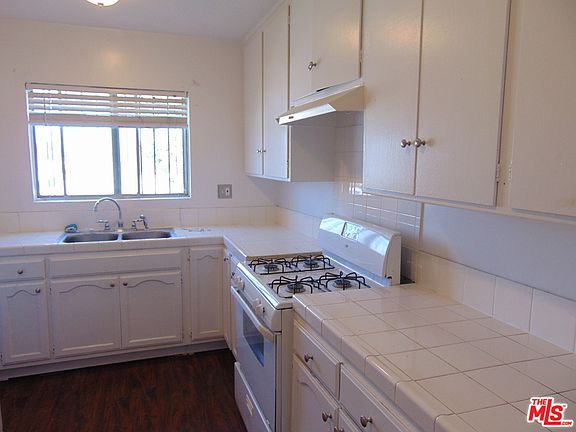 4th image of 451 Coronado Ter APT 2