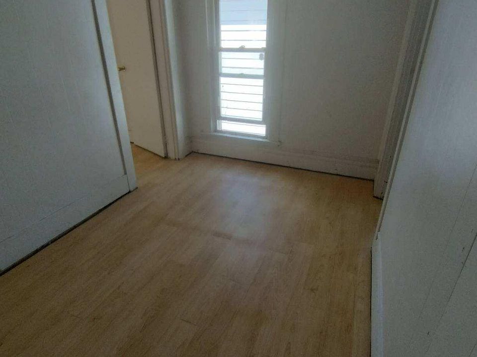 1st image of 221 N 17th St #1