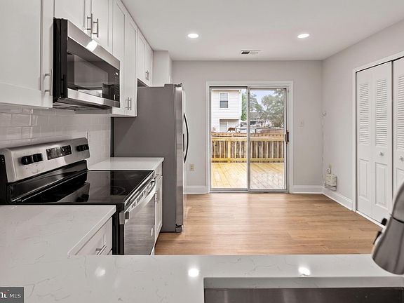 5th image of 8684 Venoy Ct