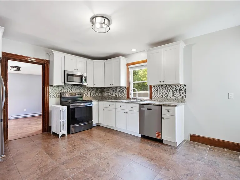 352 Beulah St #1 — Photo 3