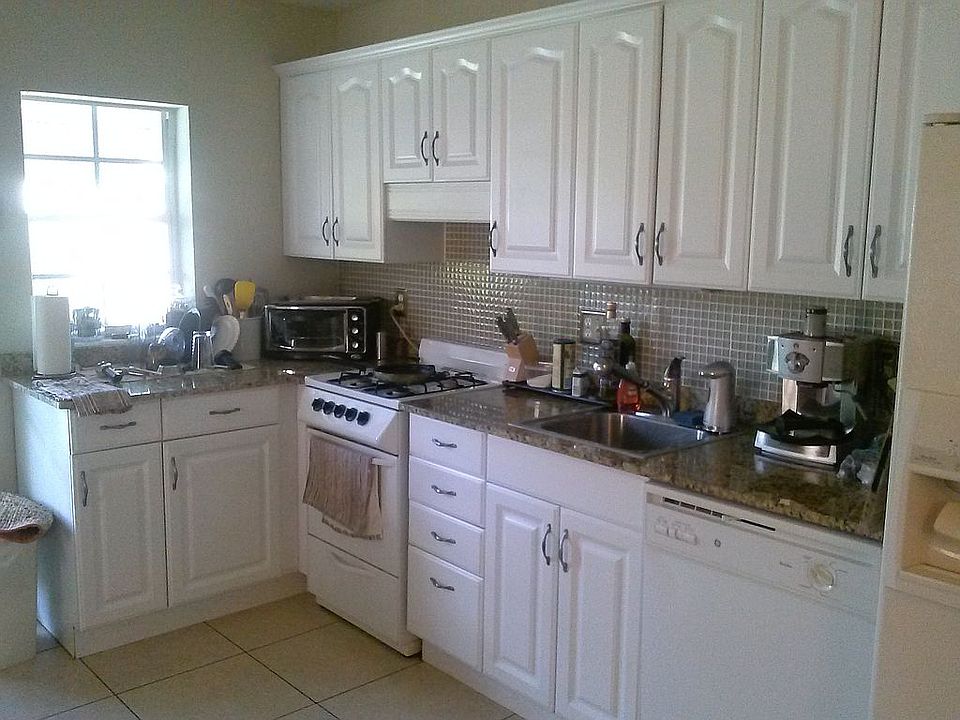 1st image of 211 NE 55th St