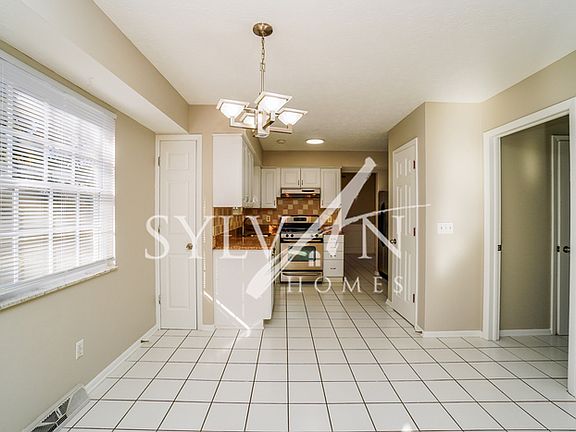 5th image of 1009 Matterhorn Dr