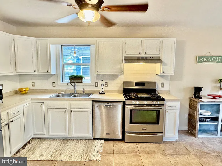 24322 Canal Dr — Photo 25