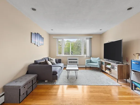145 Warren St APT 8, Watertown, MA 02472