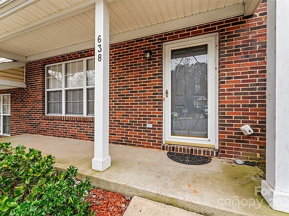 3rd image of 638 Emerald Cove Dr