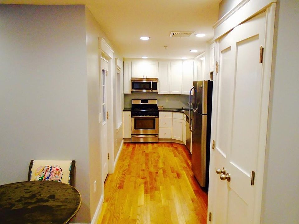 1st image of 170 W 7th St #1