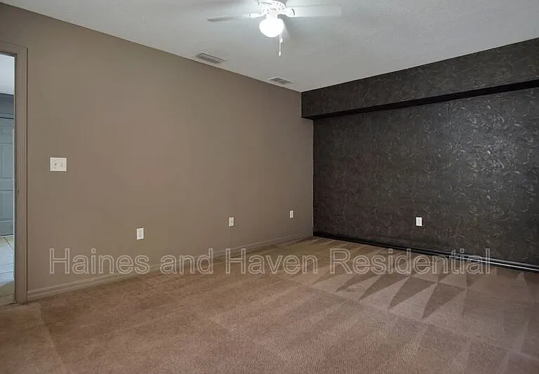 2326 Fan Palm Dr — Photo 9