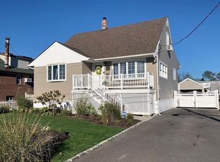 55 Araca Rd, Babylon, NY 11702