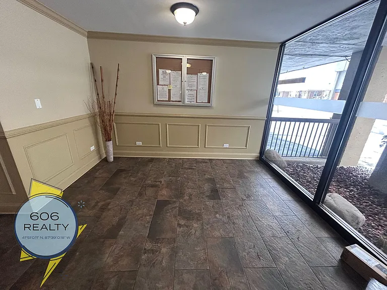 Elmwood Tower Apartments! — Photo 8