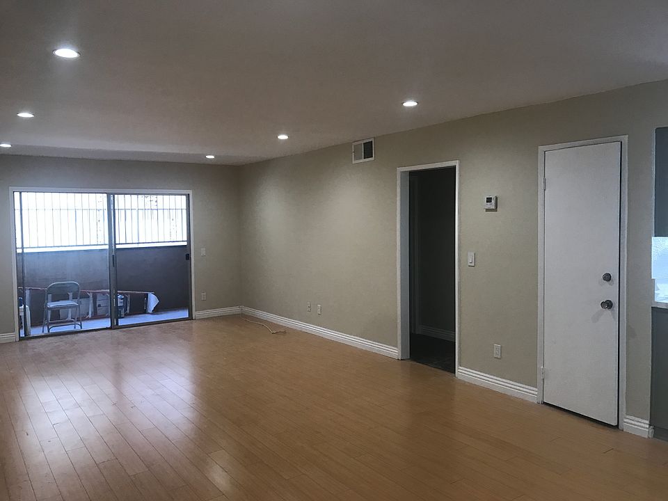 1st image of 330 N Jackson St APT 118