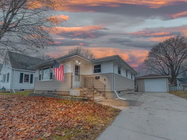 536 Pleasant Ave, Waupun, WI 53963