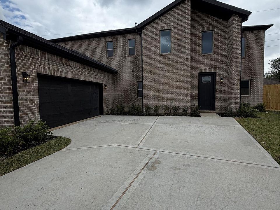 1st image of 2623 Liguria Ln