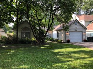 2218 Oak Ave, Northbrook, IL