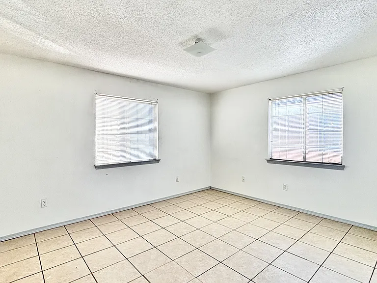 2717 Idalia Ave #B — Photo 12