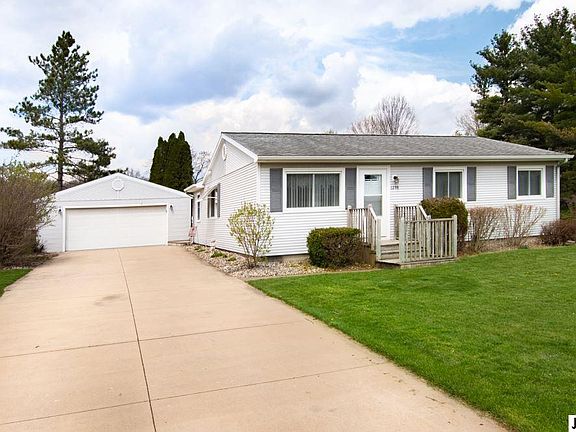 3rd image of 1298 W Southfield Dr