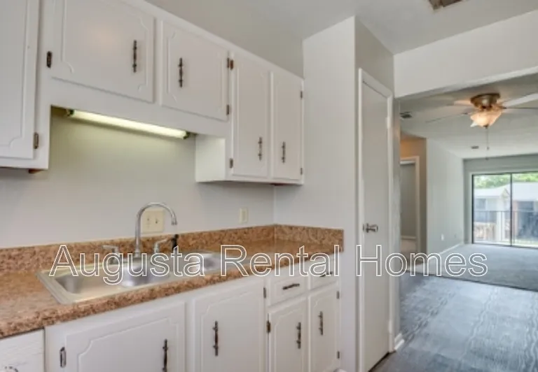 2822D Thomas Ln — Photo 7