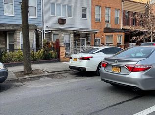 25-82 35th St, Astoria, NY 11103