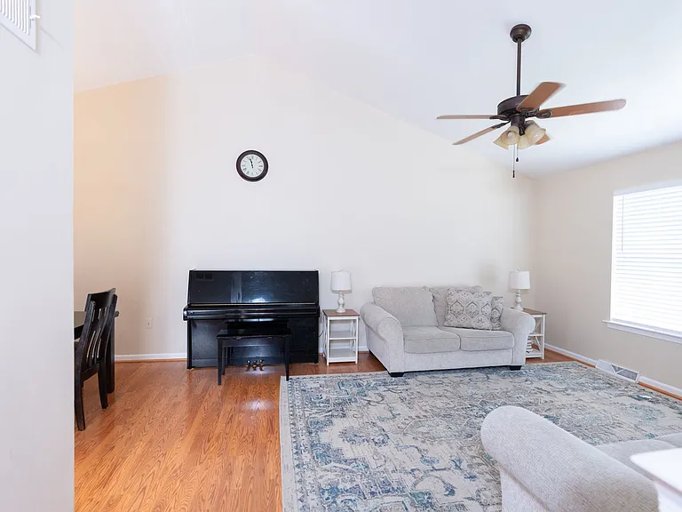 2072 Sheaffer Rd — Photo 49