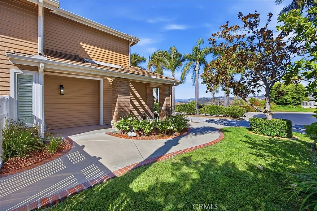 5 bed, 3.5 bath, 3257 sqft, $9,250 — Photo 4