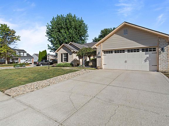 3rd image of 825 Springwater Rd