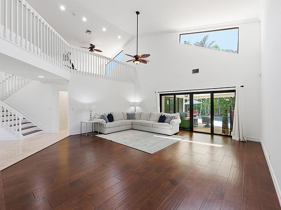 4th image of 13140 Crisa Drive