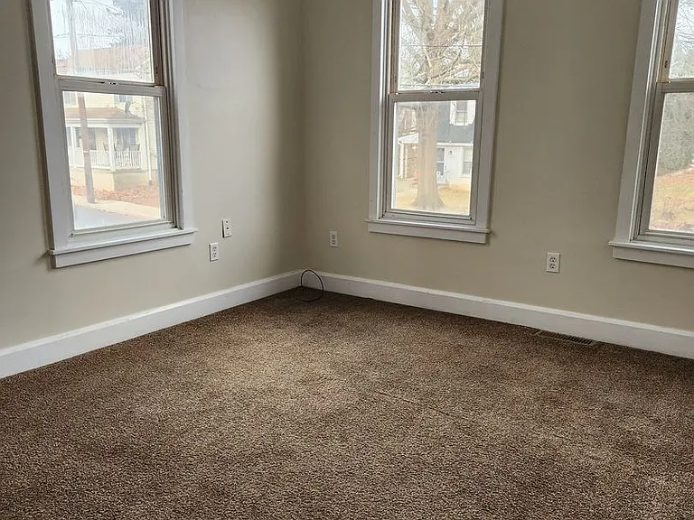 120 Cooper St — Photo 11