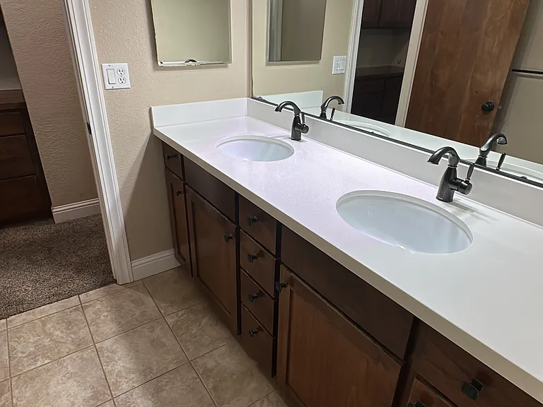 2109 Manitoba Ct — Photo 9