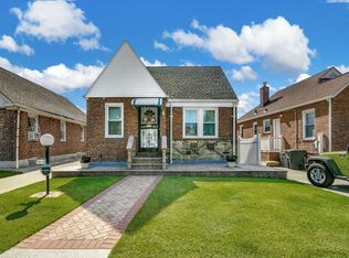 13013 230th St, Springfield Gardens, NY 11413