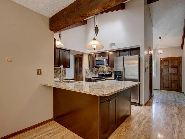 11805 Rosehill Rd — Photo 10
