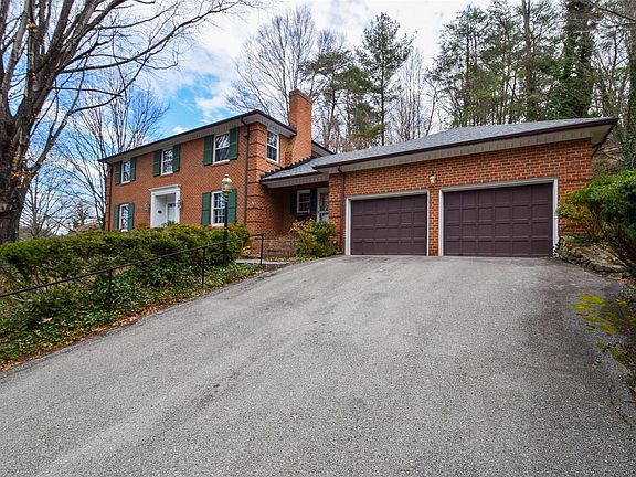 3rd image of 425 Willow Oak Dr SW
