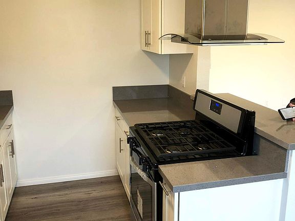 5th image of 104 N Allen Ave APT 1