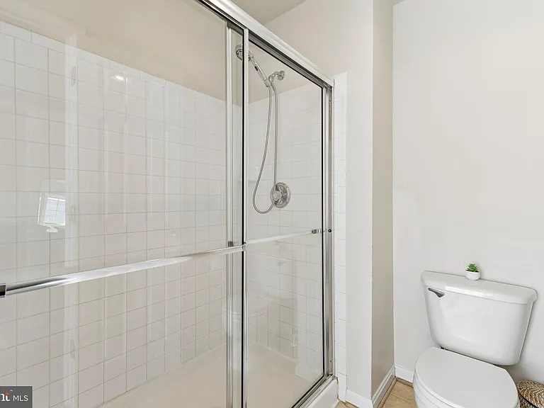 12047 Kemps Landing Cir — Photo 18