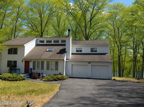 211 Brandyshire Dr, Tamiment, PA 18371
