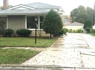 8737 S McVicker Ave, Oak Lawn, IL
