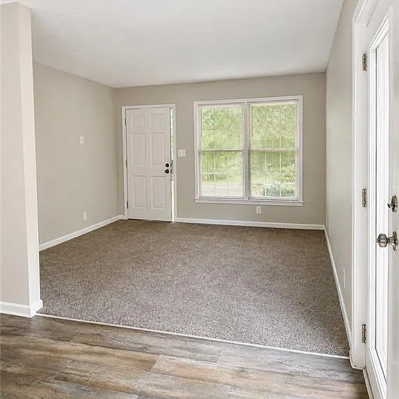 2401 Dawn Ct — Photo 3