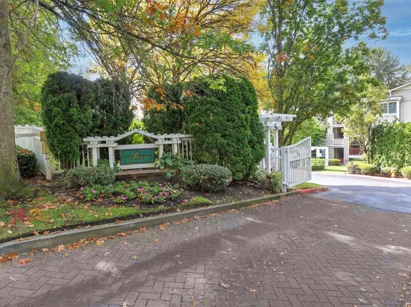 1709 134th Avenue SE #19, Bellevue, WA 98005