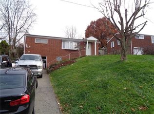 247 Willow Dr, Monroeville, PA 15146