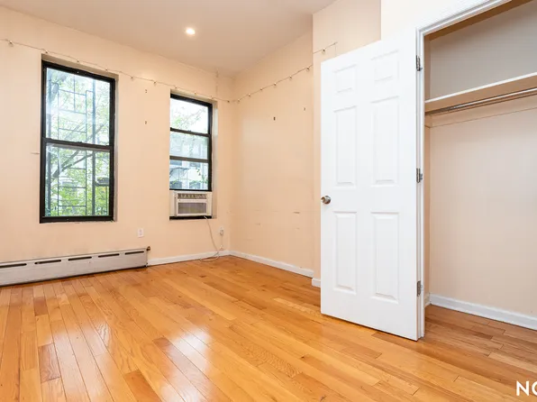 469 Harman Street image 5 of 10