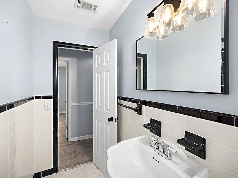 328 Plymouth Ave — Photo 31