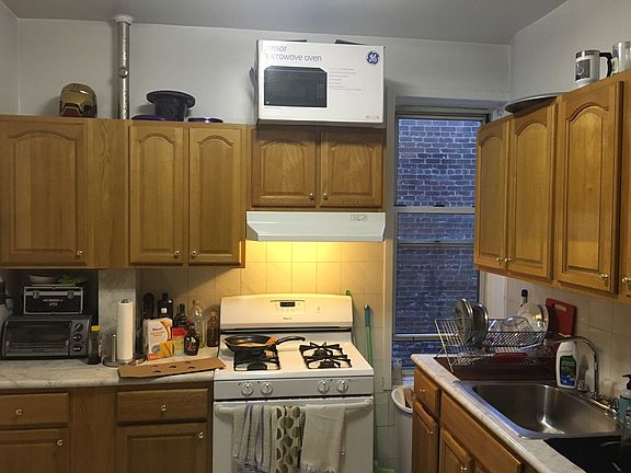 3rd image of 3138 35th St APT 3