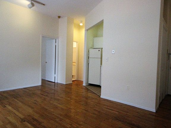 3rd image of 605 W 112th St APT 3D