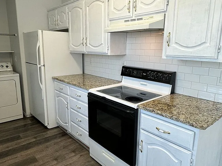 723 Laleene Dr — Photo 9